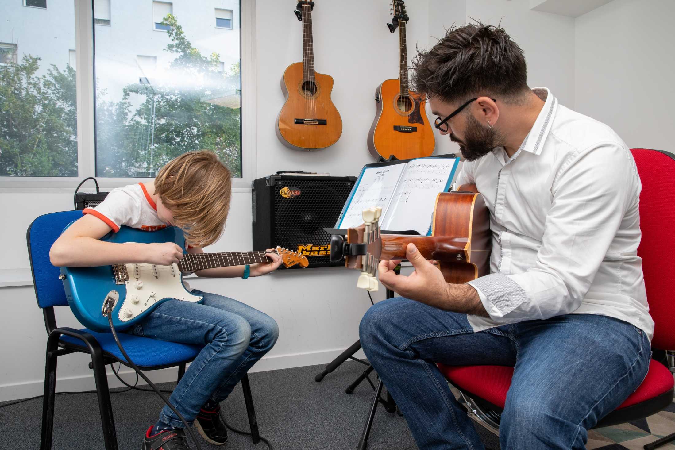 cours de guitare cours de guitare à l'école de musique Planète Jazz